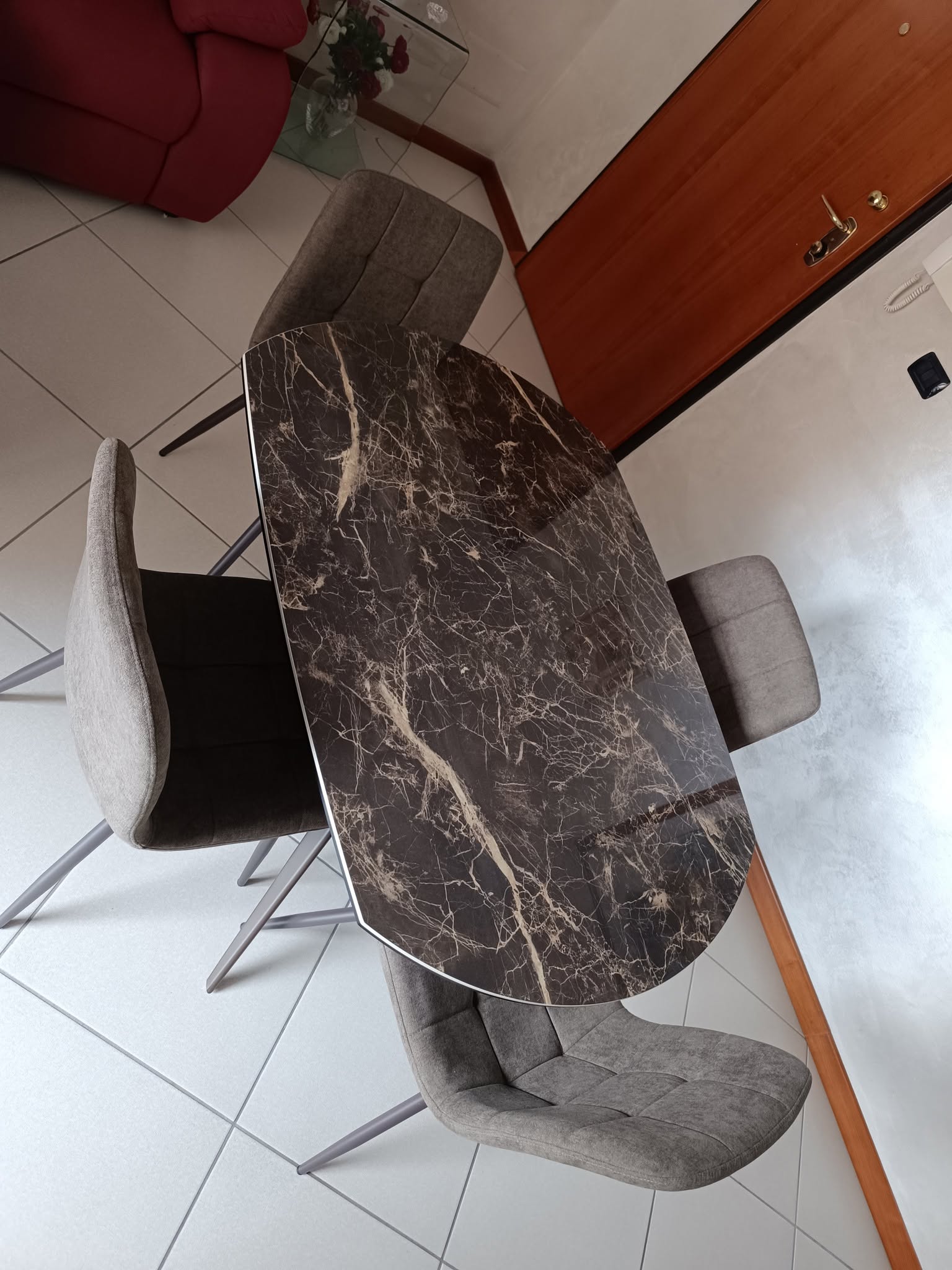 Tavolo allungabile effetto marmo